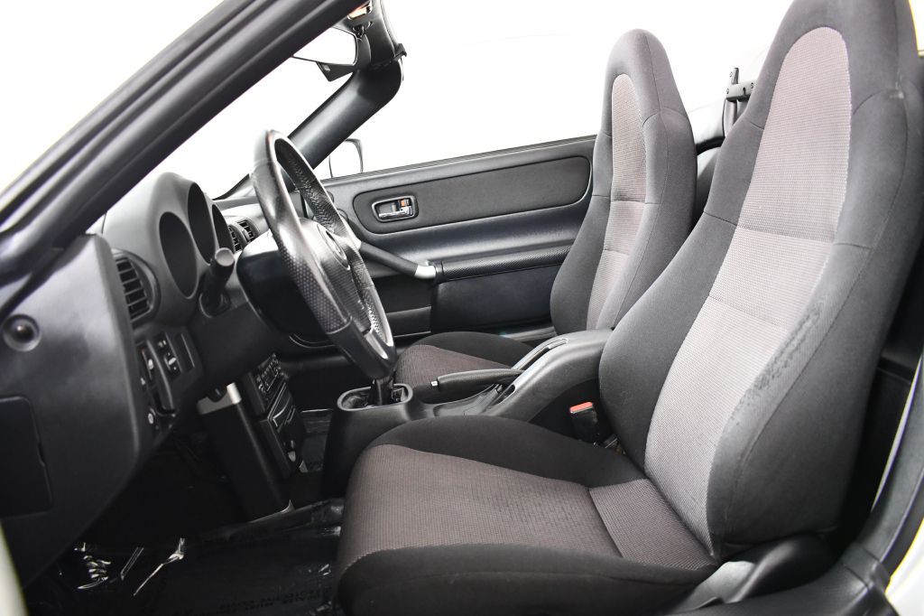 2000 Toyota MR2 Image 28