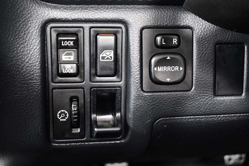 2000 Toyota MR2 Image 36