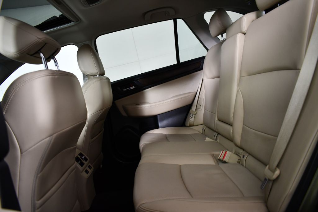 2015 Subaru Outback Image 12