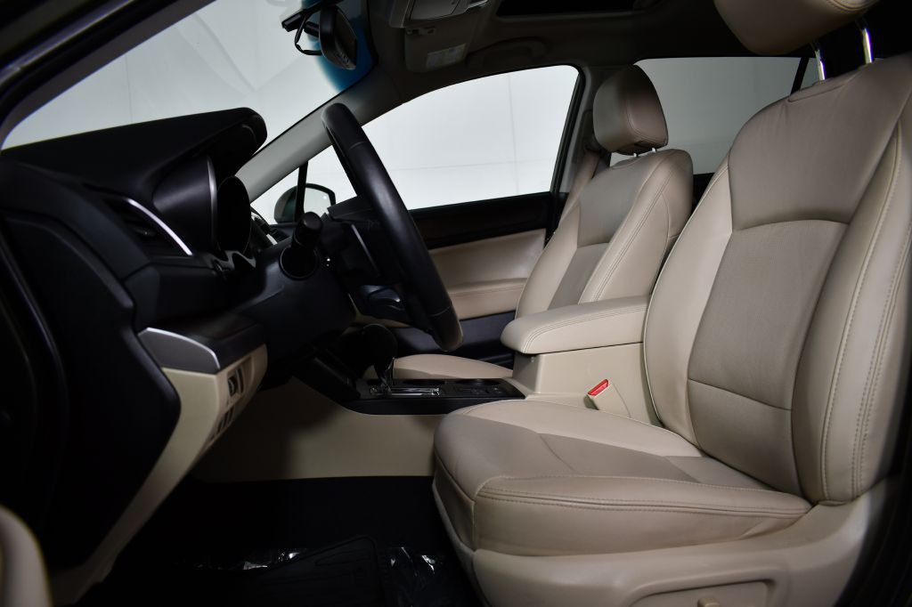 2015 Subaru Outback Image 16