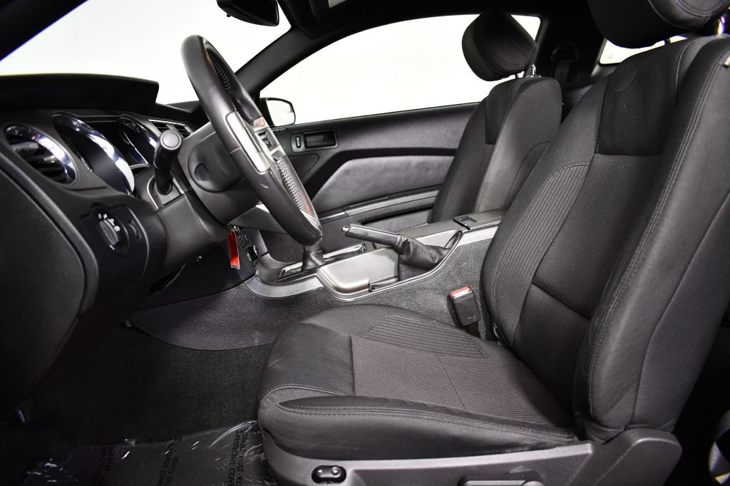 2014 Ford Mustang Image 19