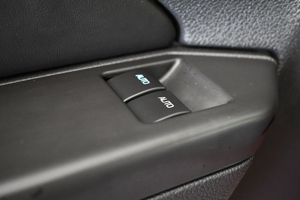 2014 Ford Mustang Image 27