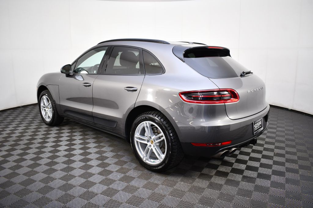 2016 Porsche Macan Image 10