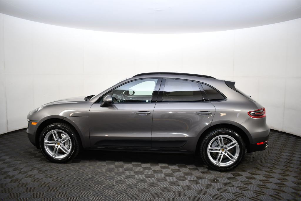 2016 Porsche Macan Image 11