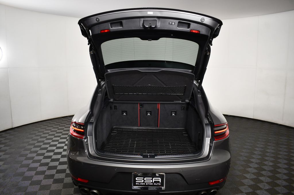 2016 Porsche Macan Image 12