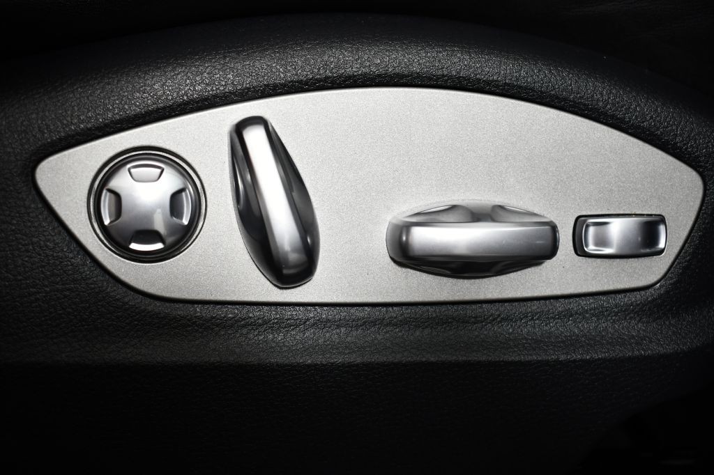 2016 Porsche Macan Image 45