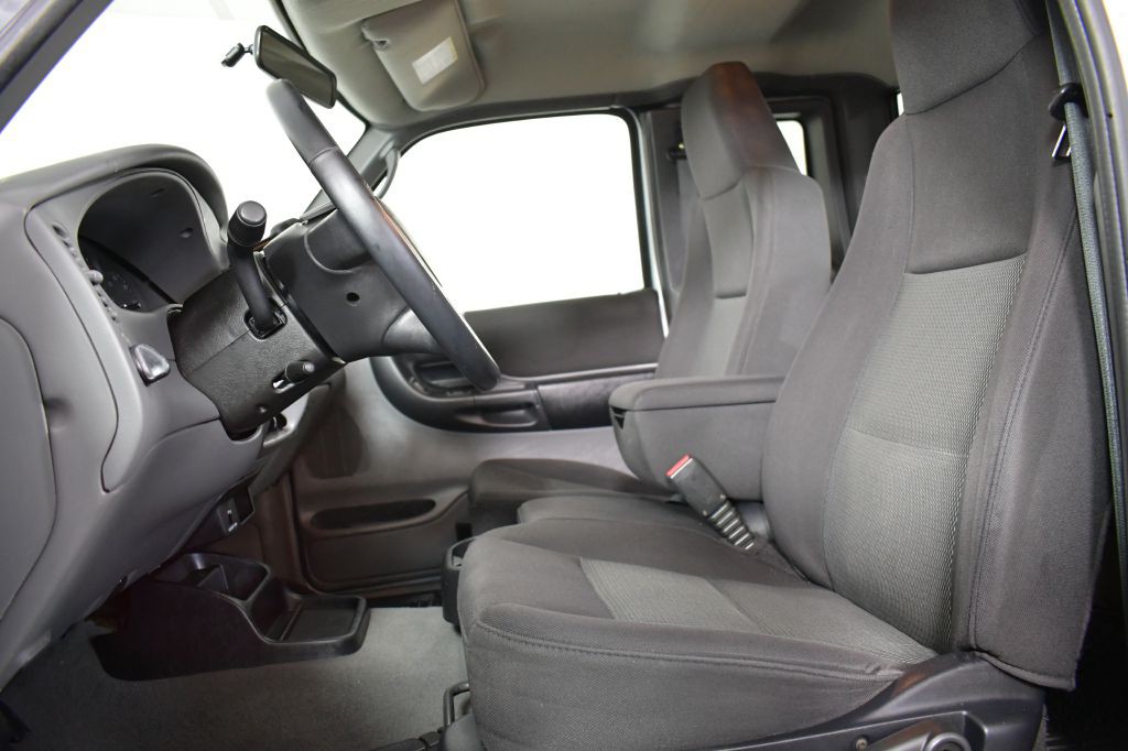 2004 Ford Ranger Image 13