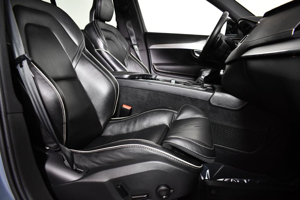 2020 Volvo XC90 Image 16