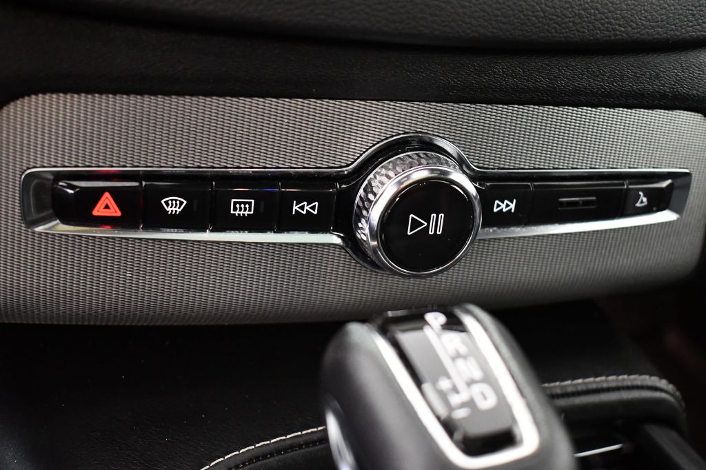 2020 Volvo XC90 Image 30