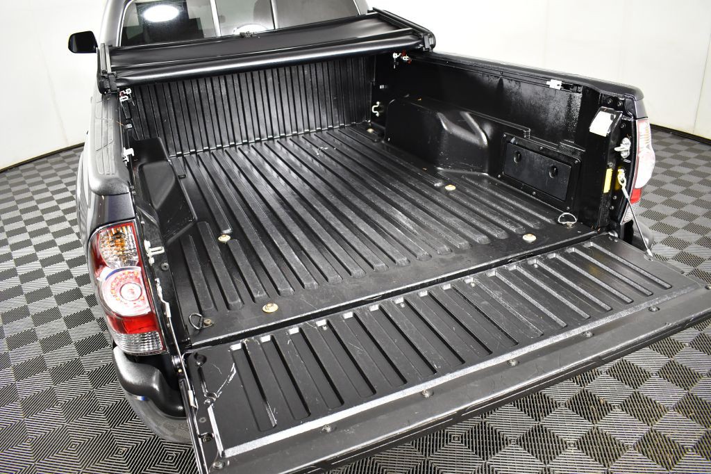 2015 Toyota Tacoma Image 12