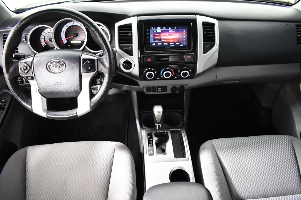 2015 Toyota Tacoma Image 13