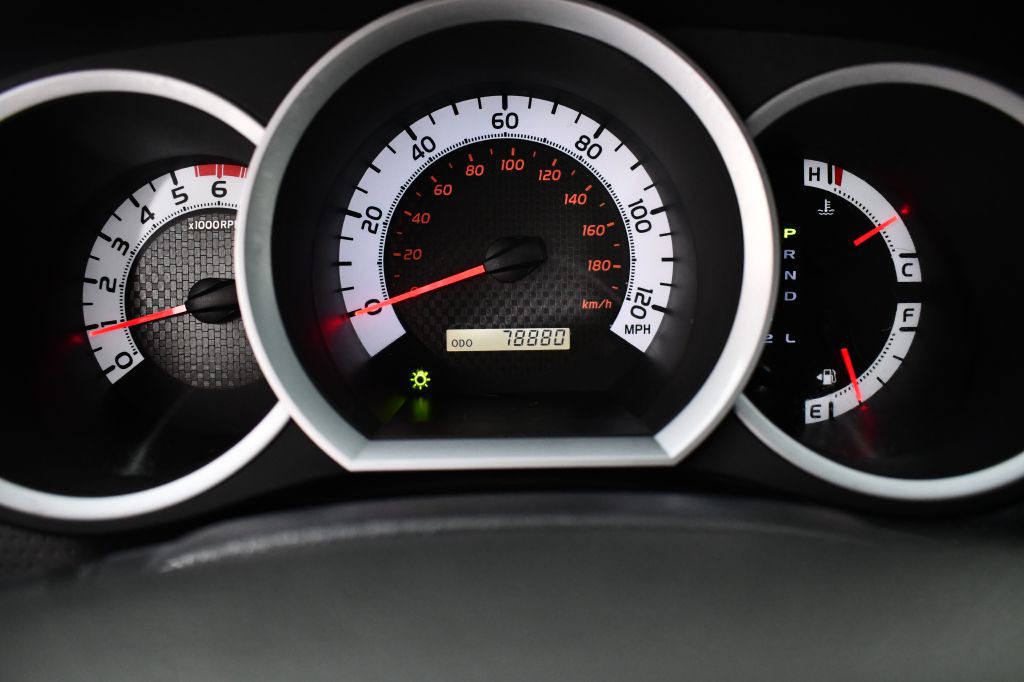 2015 Toyota Tacoma Image 23