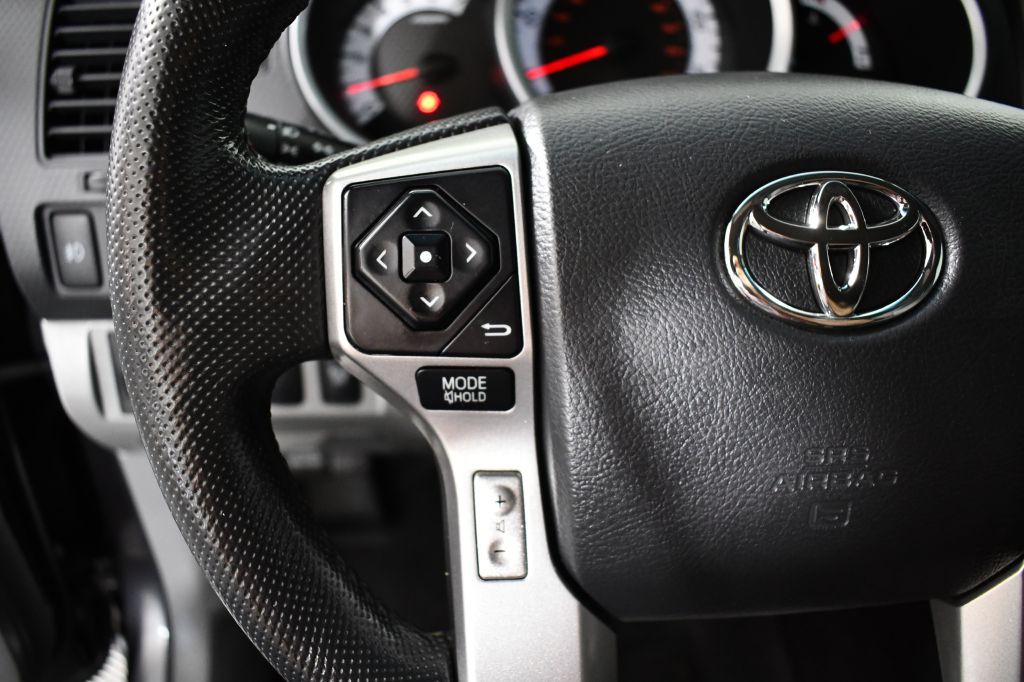 2015 Toyota Tacoma Image 25