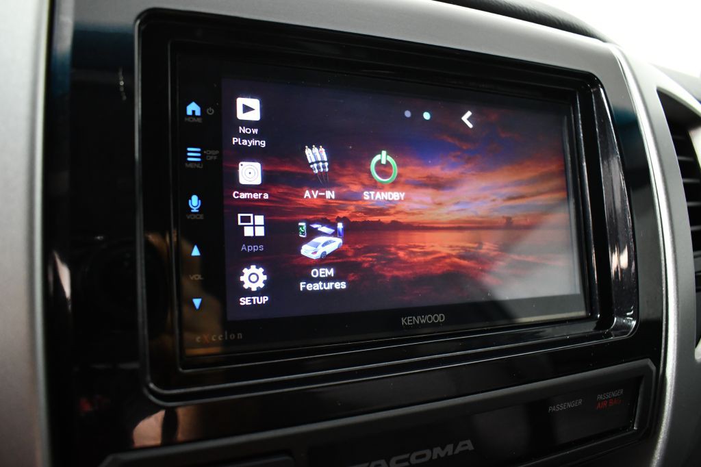 2015 Toyota Tacoma Image 28