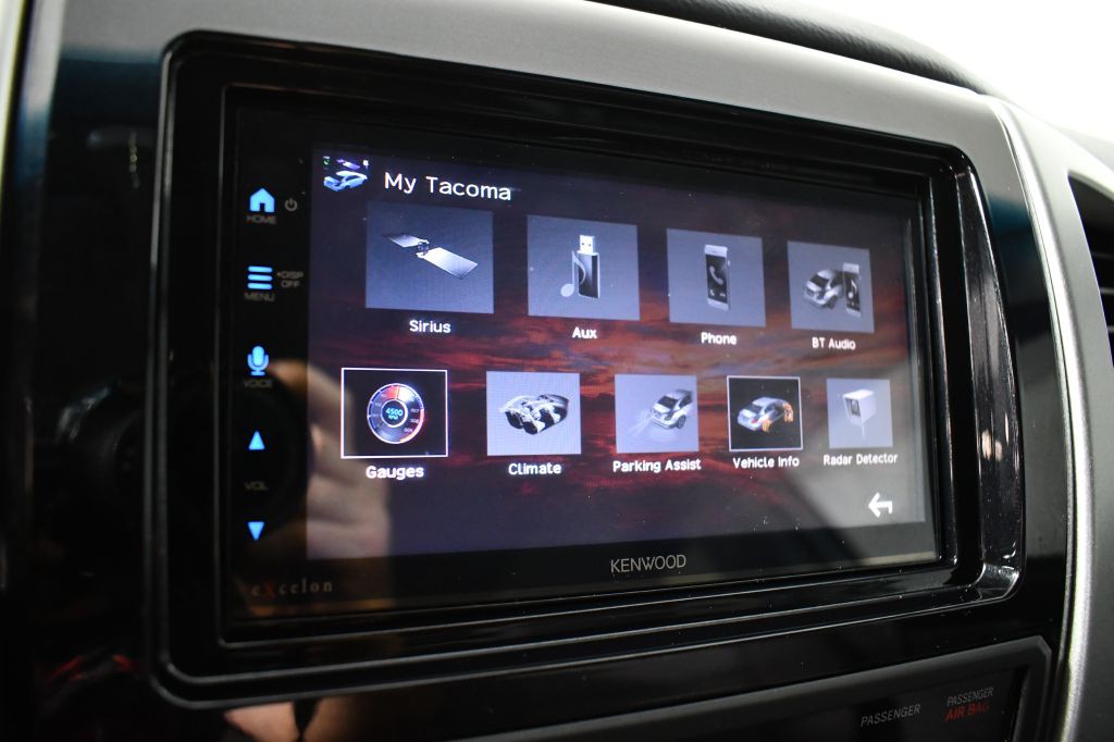 2015 Toyota Tacoma Image 29