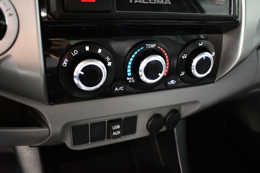 2015 Toyota Tacoma Image 31