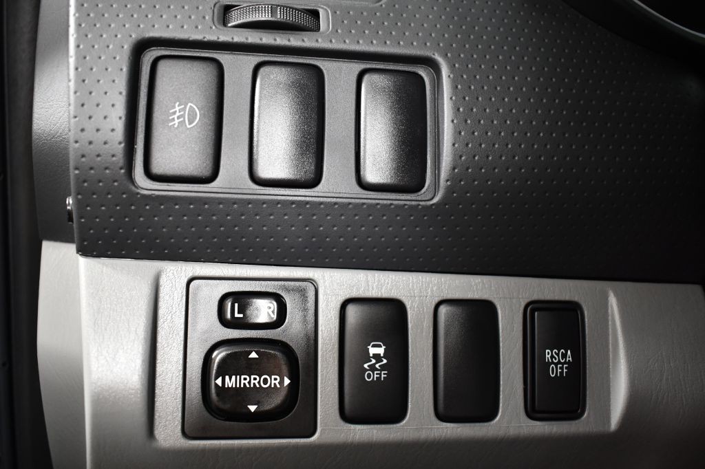 2015 Toyota Tacoma Image 33