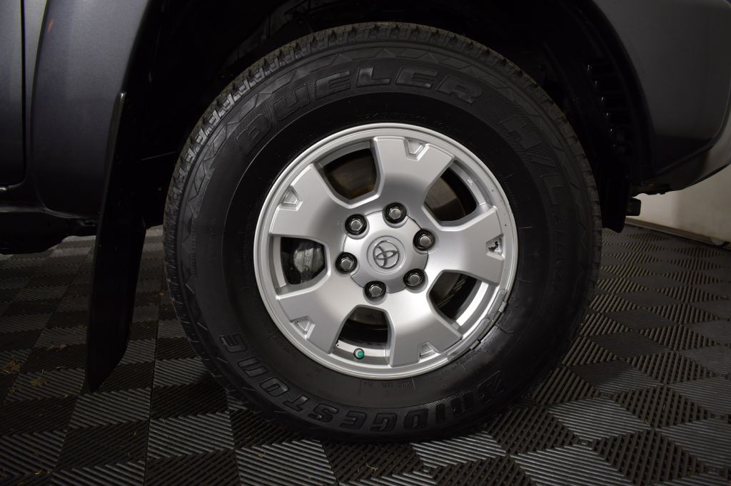 2015 Toyota Tacoma Image 35