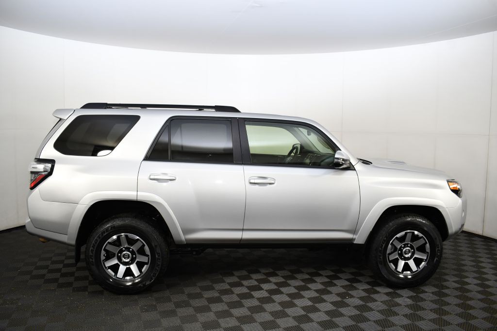 2020 Toyota 4Runner Image 4