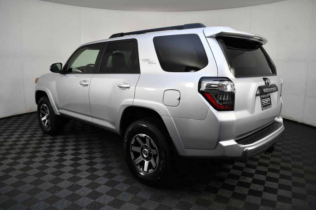 2020 Toyota 4Runner Image 10