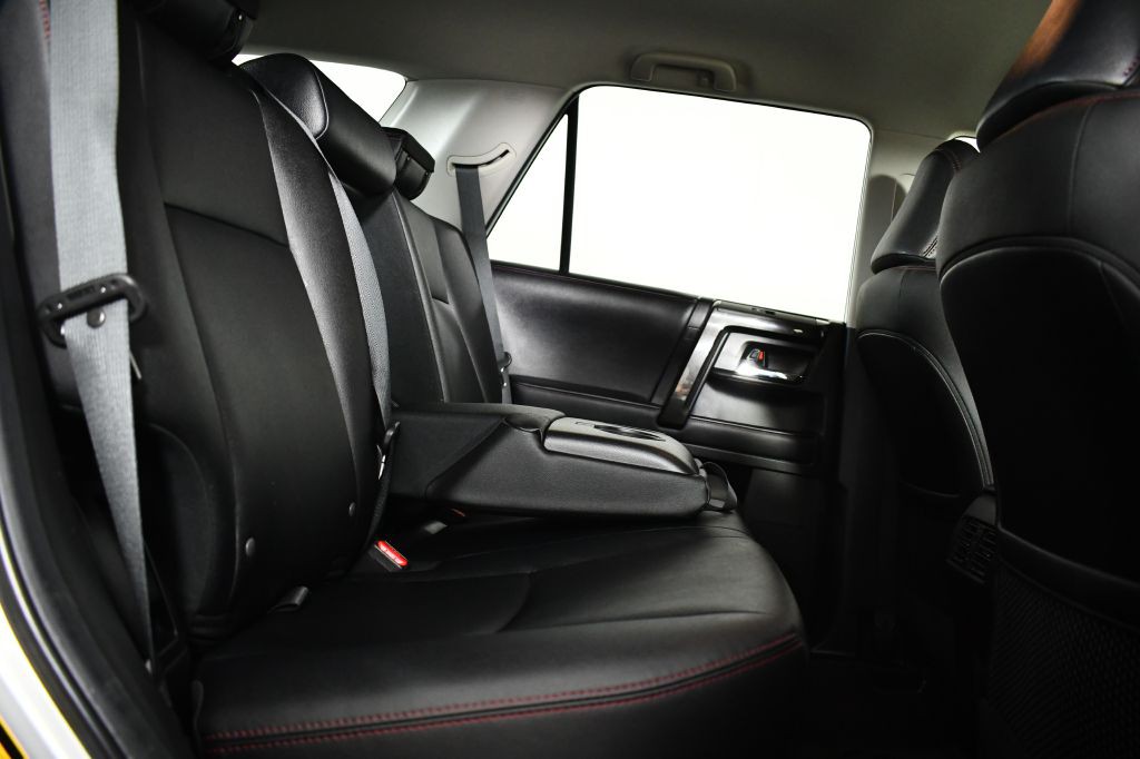 2020 Toyota 4Runner Image 21