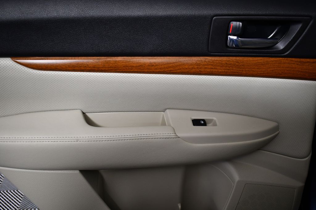 2014 Subaru Outback Image 33