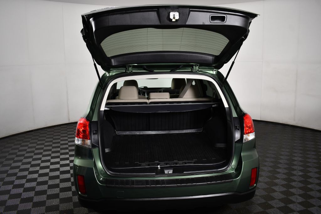 2013 Subaru Outback Image 12