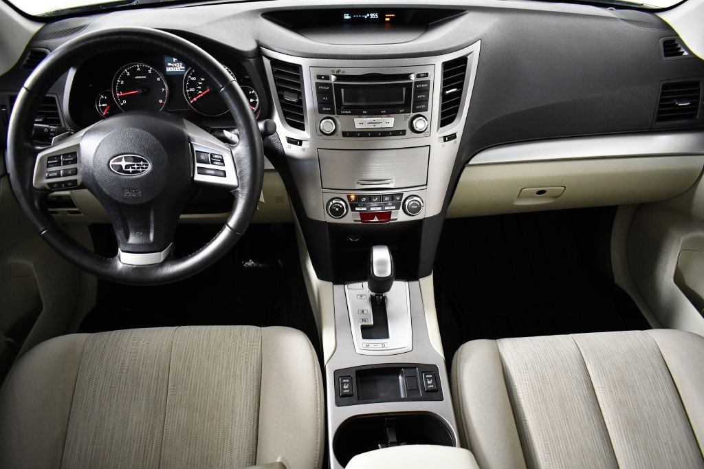 2013 Subaru Outback Image 13