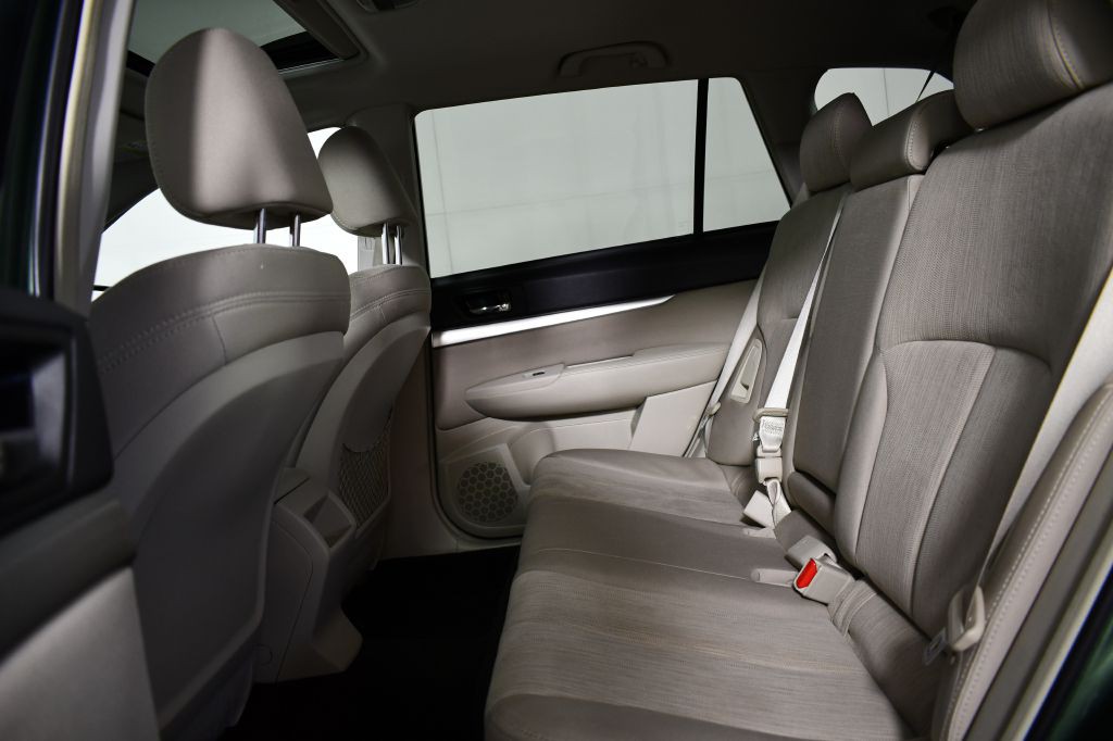2013 Subaru Outback Image 15