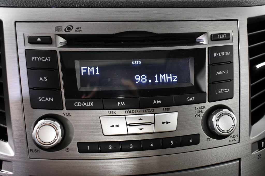 2013 Subaru Outback Image 19