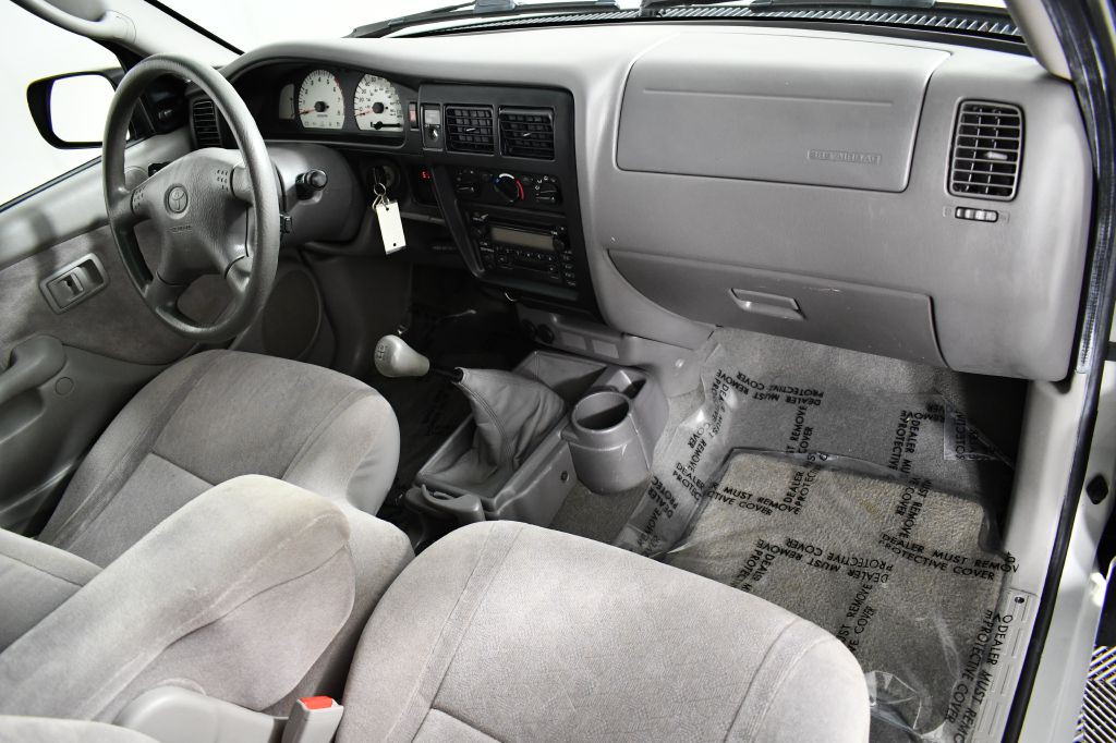 2003 Toyota Tacoma Image 18
