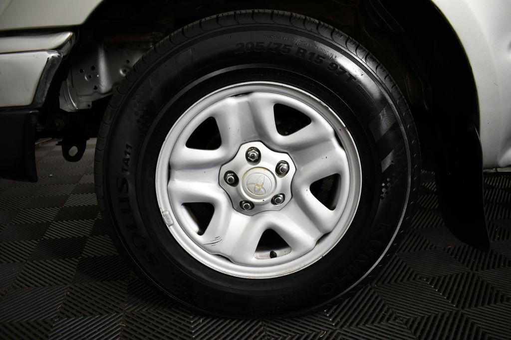 2003 Toyota Tacoma Image 32