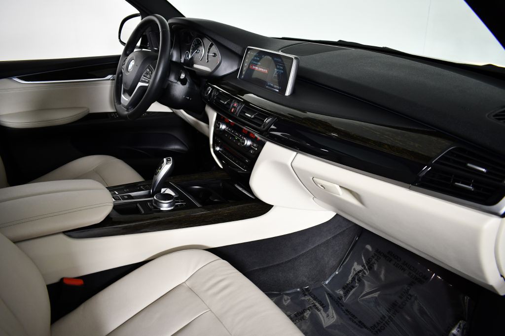 2018 BMW X5 Image 21
