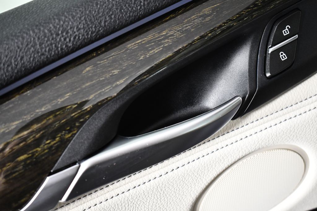 2018 BMW X5 Image 36