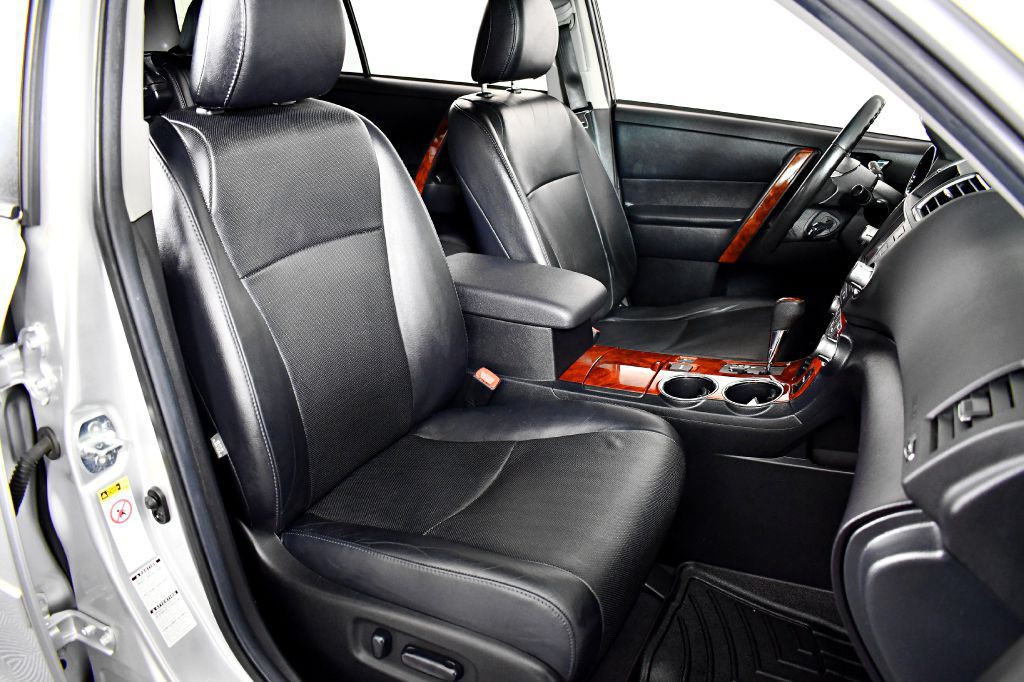 2012 Toyota Highlander Image 15