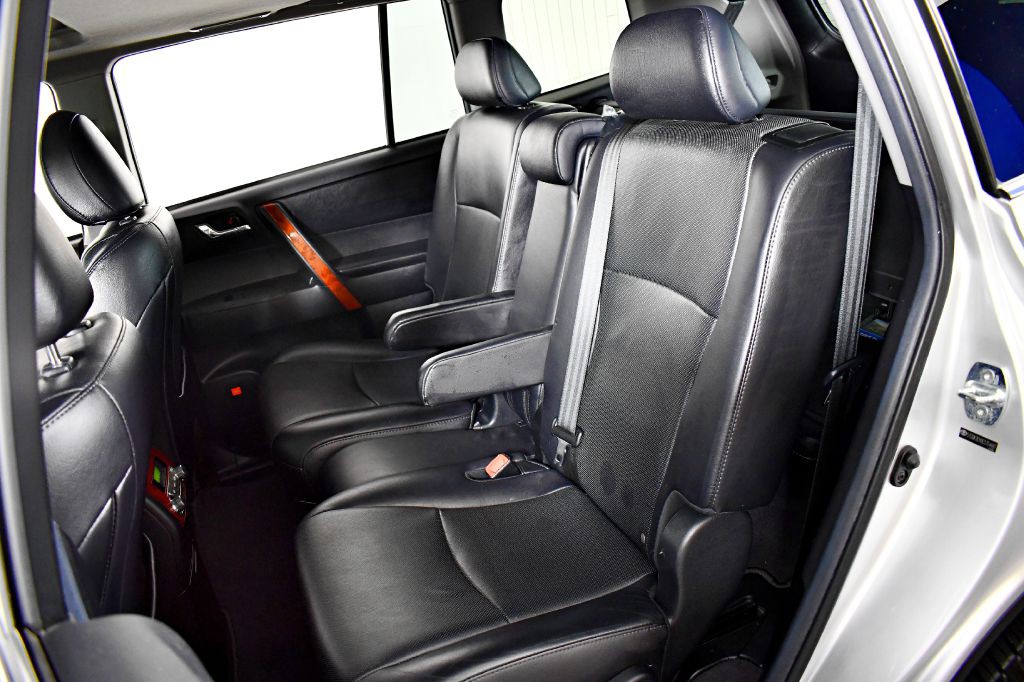 2012 Toyota Highlander Image 17