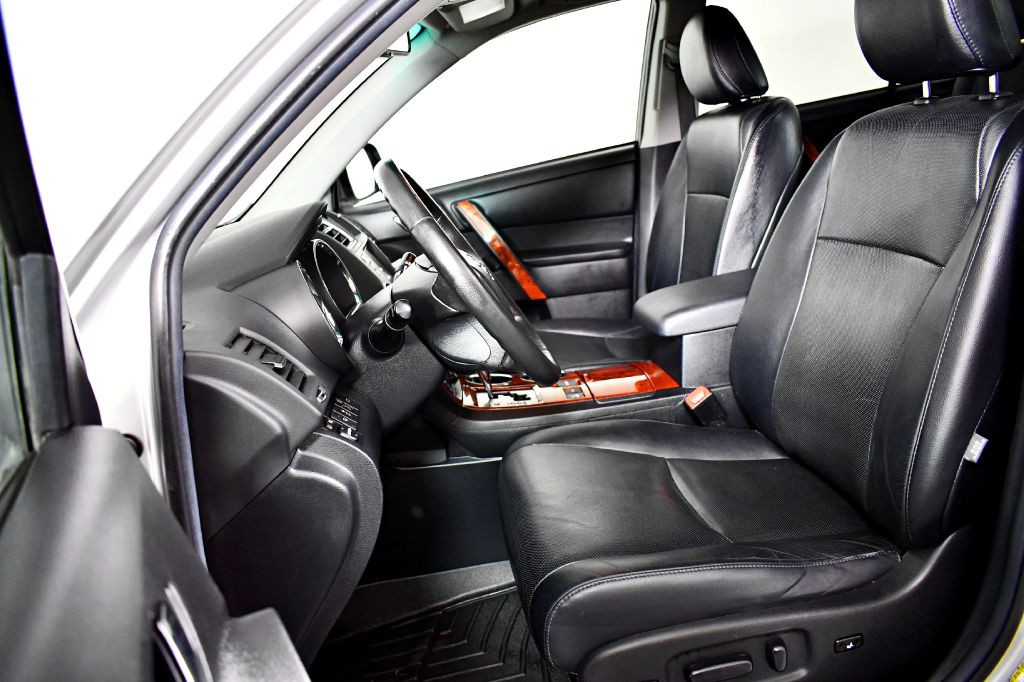 2012 Toyota Highlander Image 20