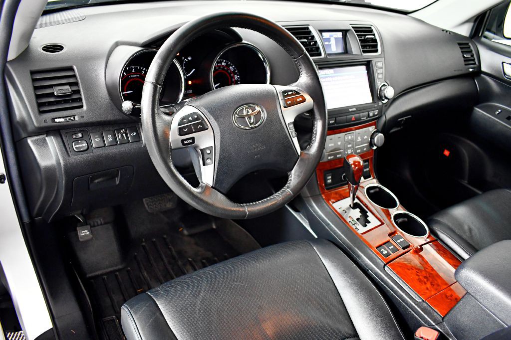 2012 Toyota Highlander Image 21