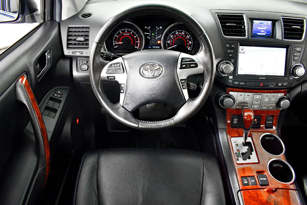 2012 Toyota Highlander Image 22