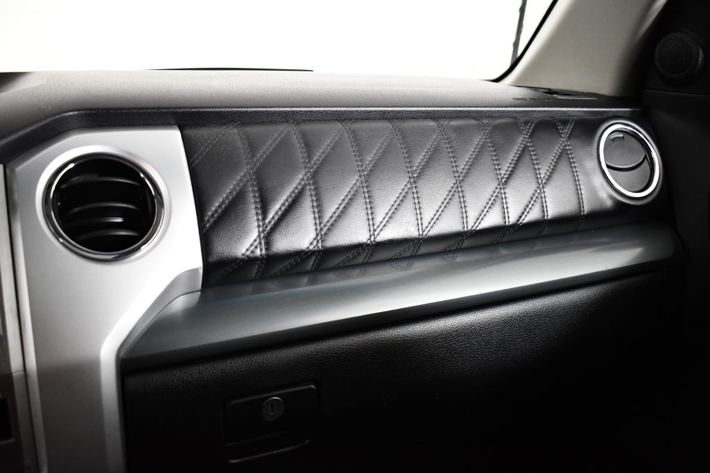 2015 Toyota Tundra Image 24