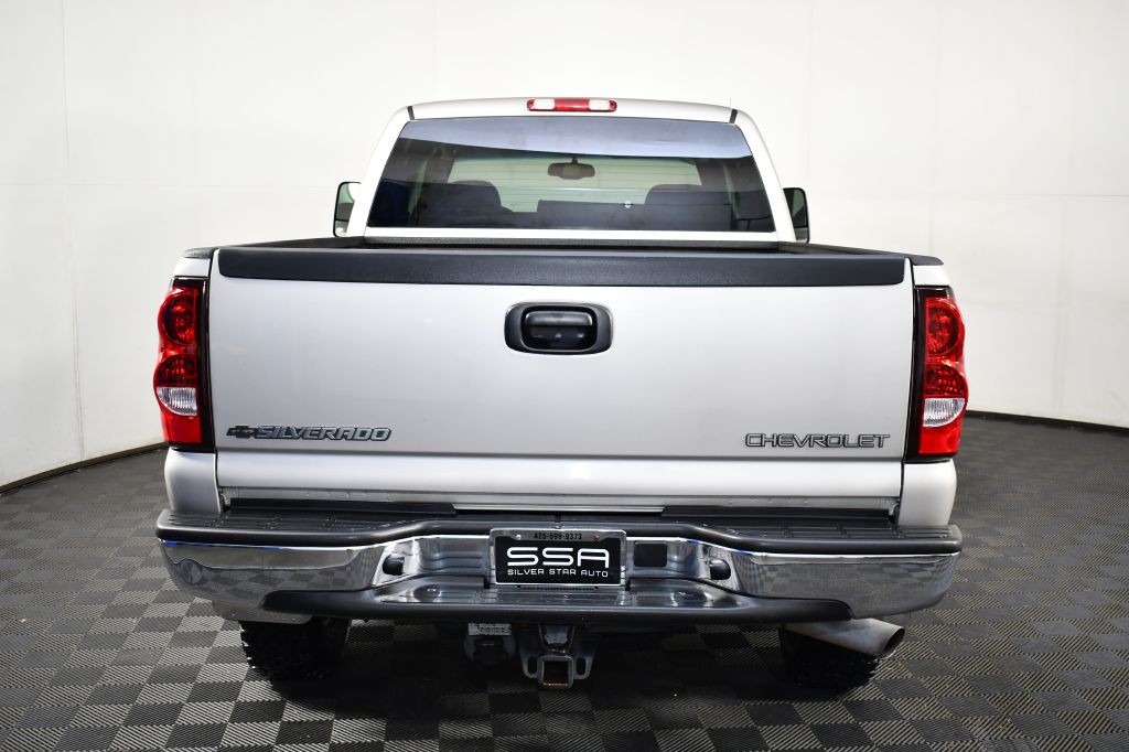 2004 Chevrolet Silverado 1500 Image 8