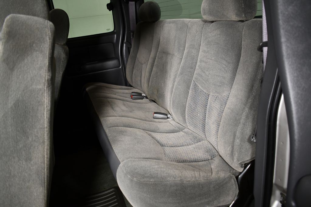 2004 Chevrolet Silverado 1500 Image 12