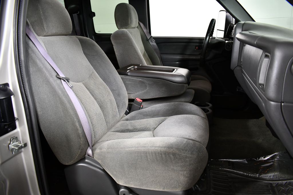 2004 Chevrolet Silverado 1500 Image 19