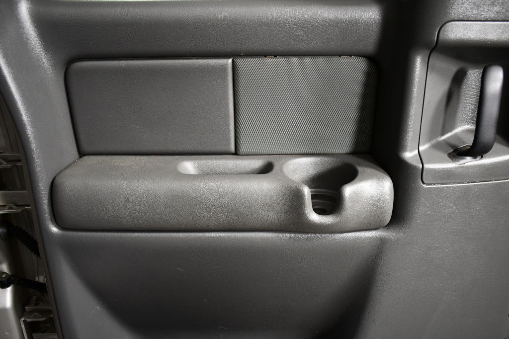 2004 Chevrolet Silverado 1500 Image 22