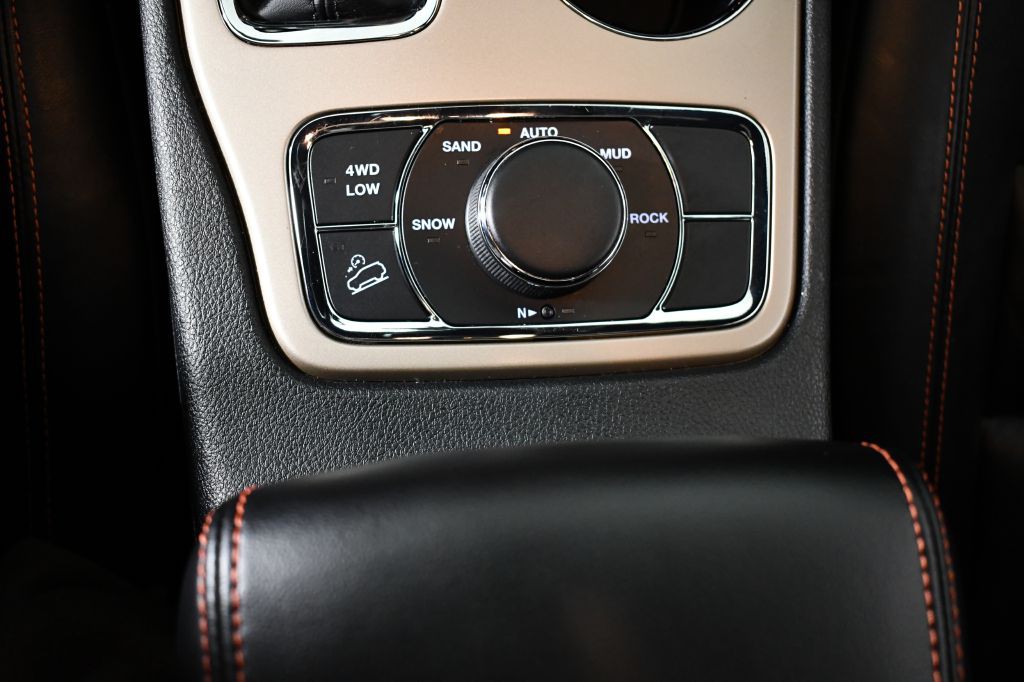 2016 Jeep Grand Cherokee Image 30