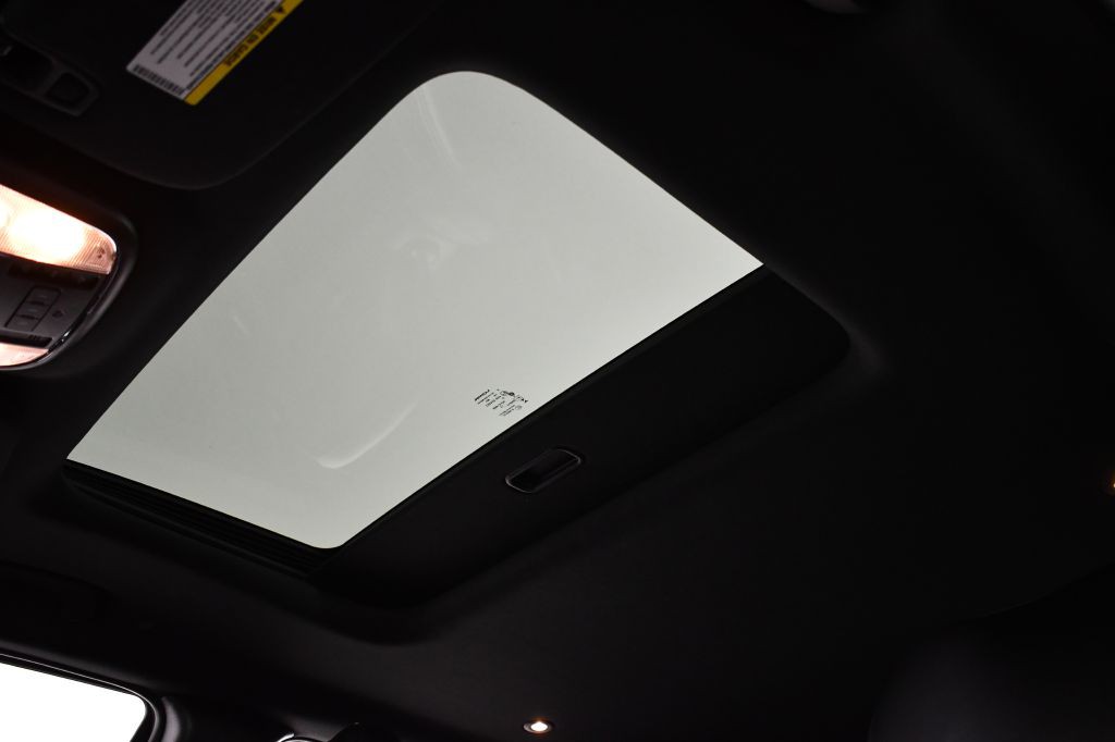 2016 Jeep Grand Cherokee Image 32