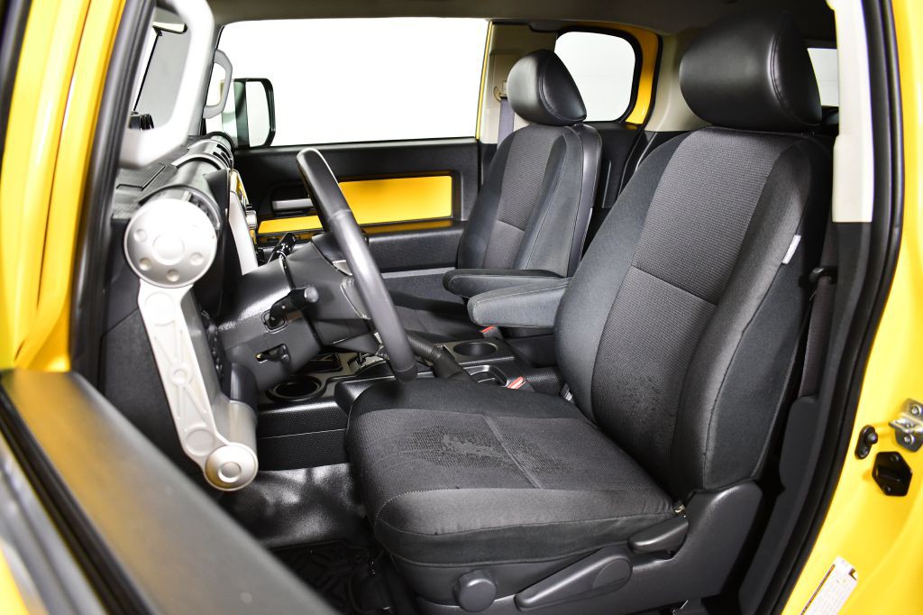 2007 Toyota FJ Cruiser Image 14