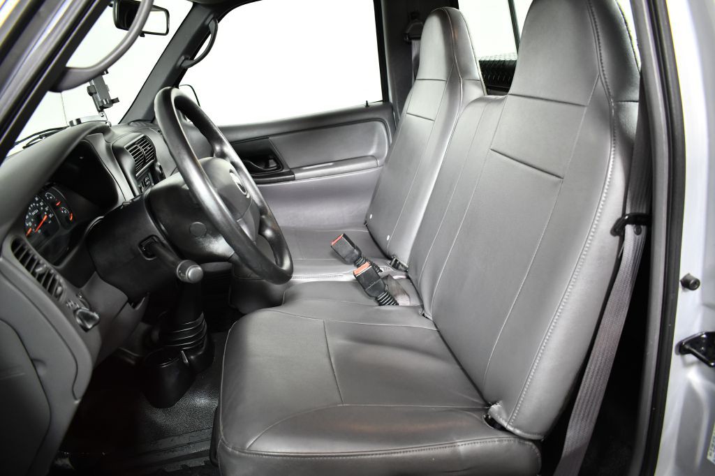 2003 Mazda B-Series Image 13