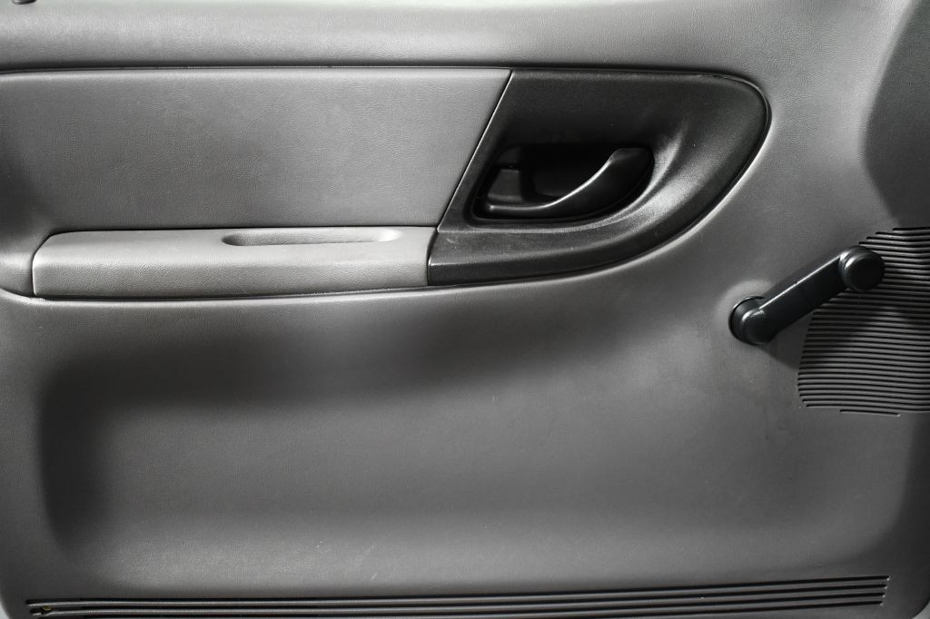 2003 Mazda B-Series Image 20