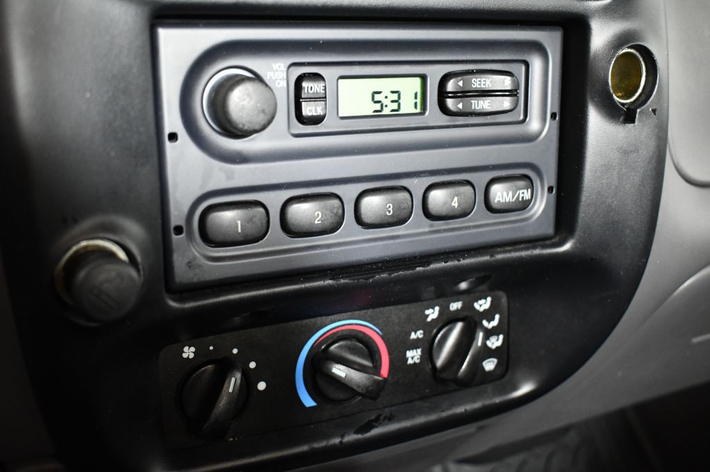 2003 Mazda B-Series Image 23